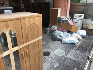 大量の不用品
