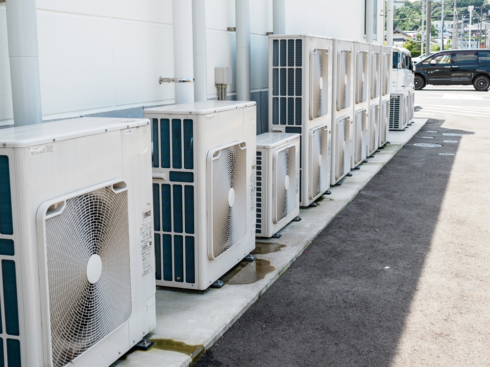 【設備の更新・撤去時】内部の廃油やフロン類の処理の重要性